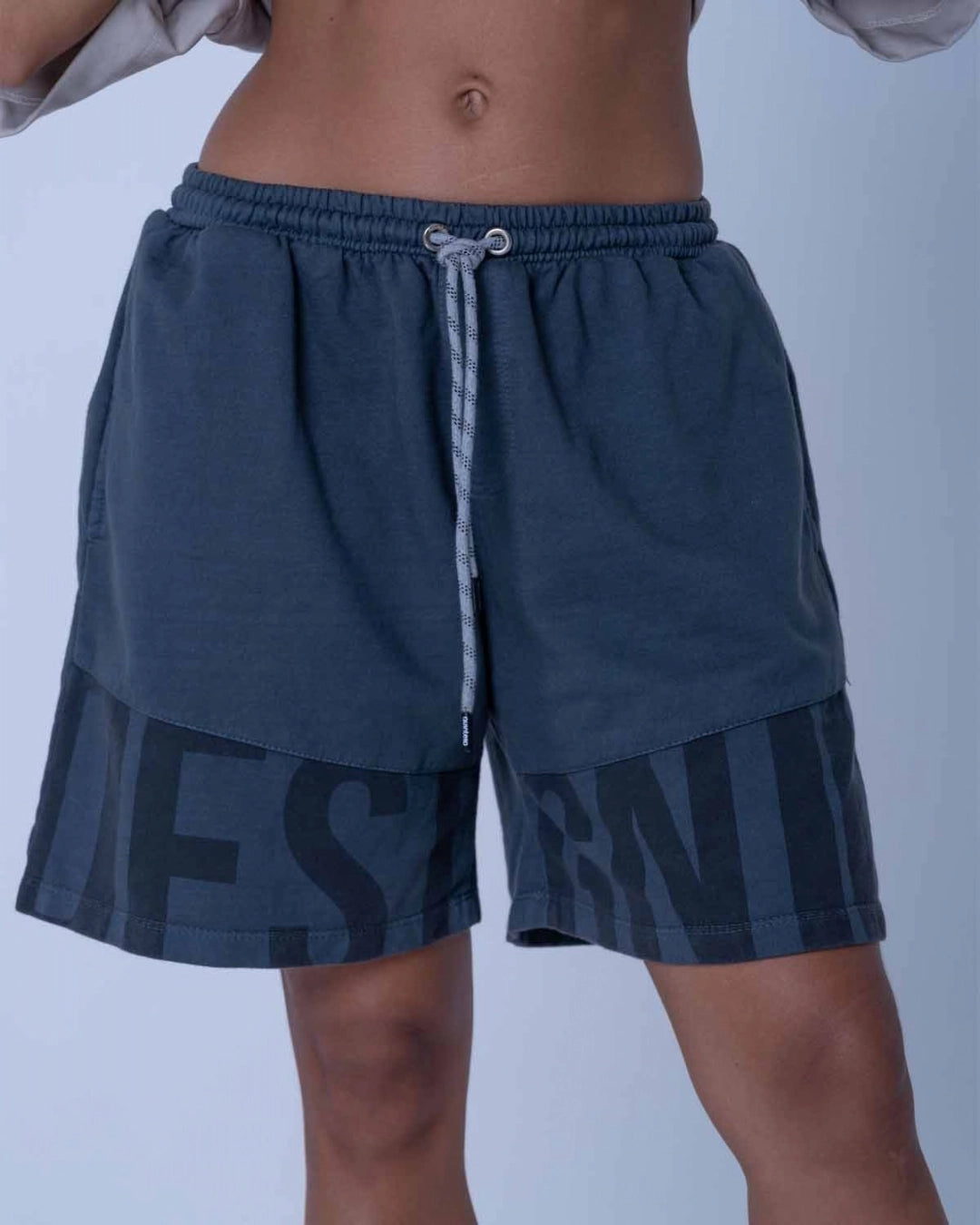 Bermuda Basic Designio Gris Oscuro