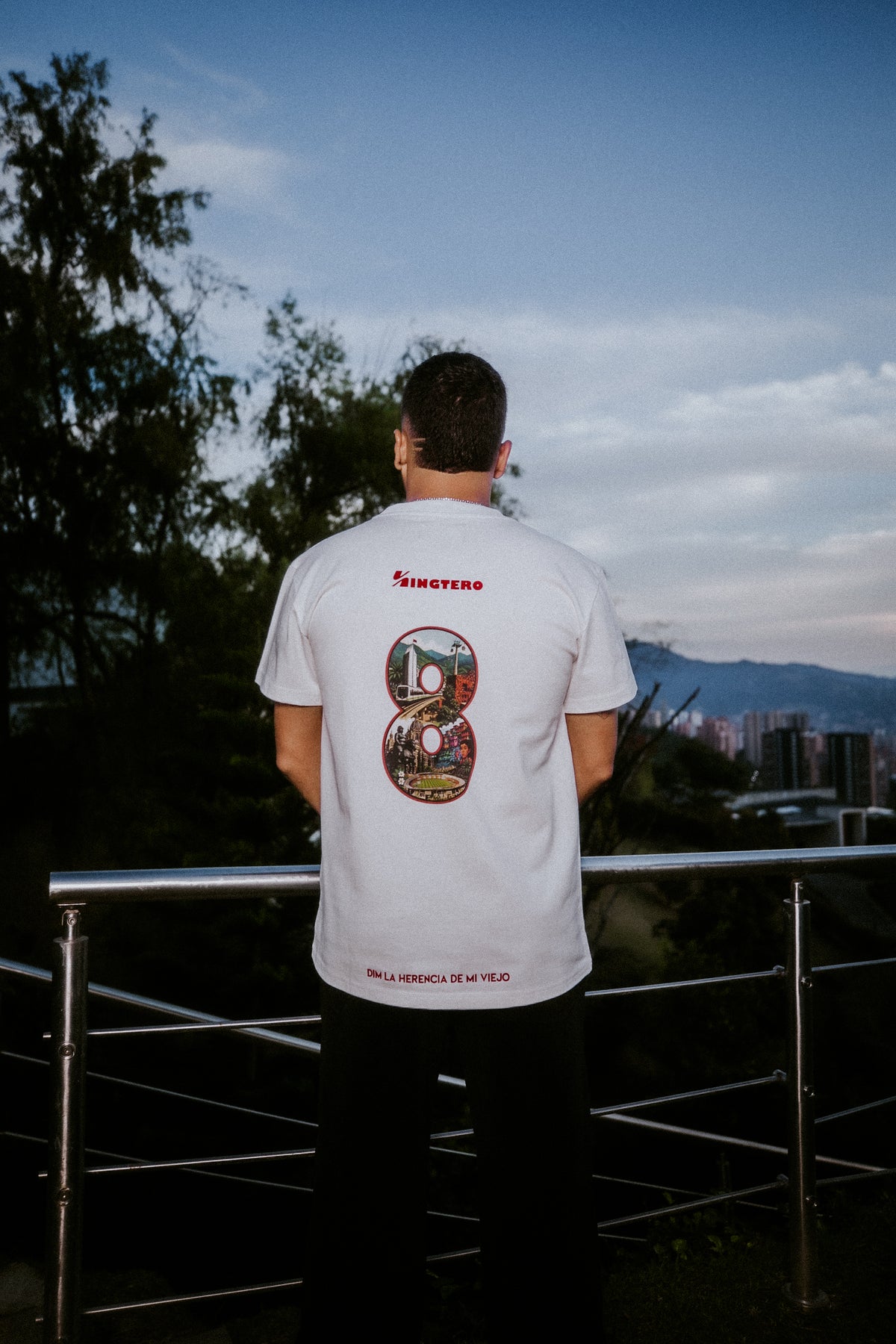 CAMISETA ROJO POR TRADICIÓN BLANCO (8)