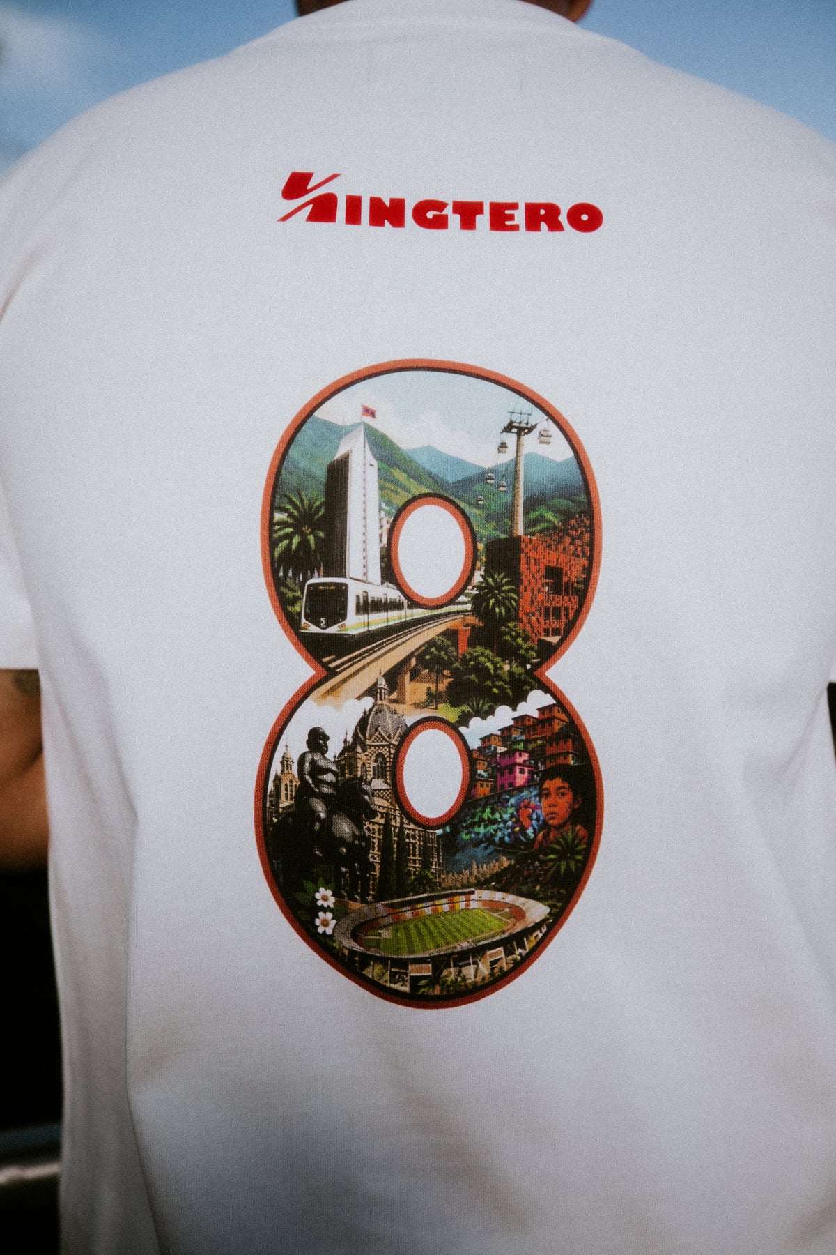CAMISETA ROJO POR TRADICIÓN BLANCO (8)